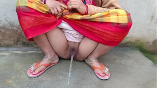 Desi Indian BHabhi Pussy Fucked Hard In Outside House