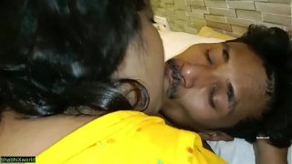Married homely desi bhabhi fucking by stranger lover