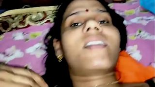 Sexy Tamil bhabhi deep blowjob at her home
